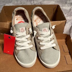 Roxy Bayshore Metallic Shoes size 4